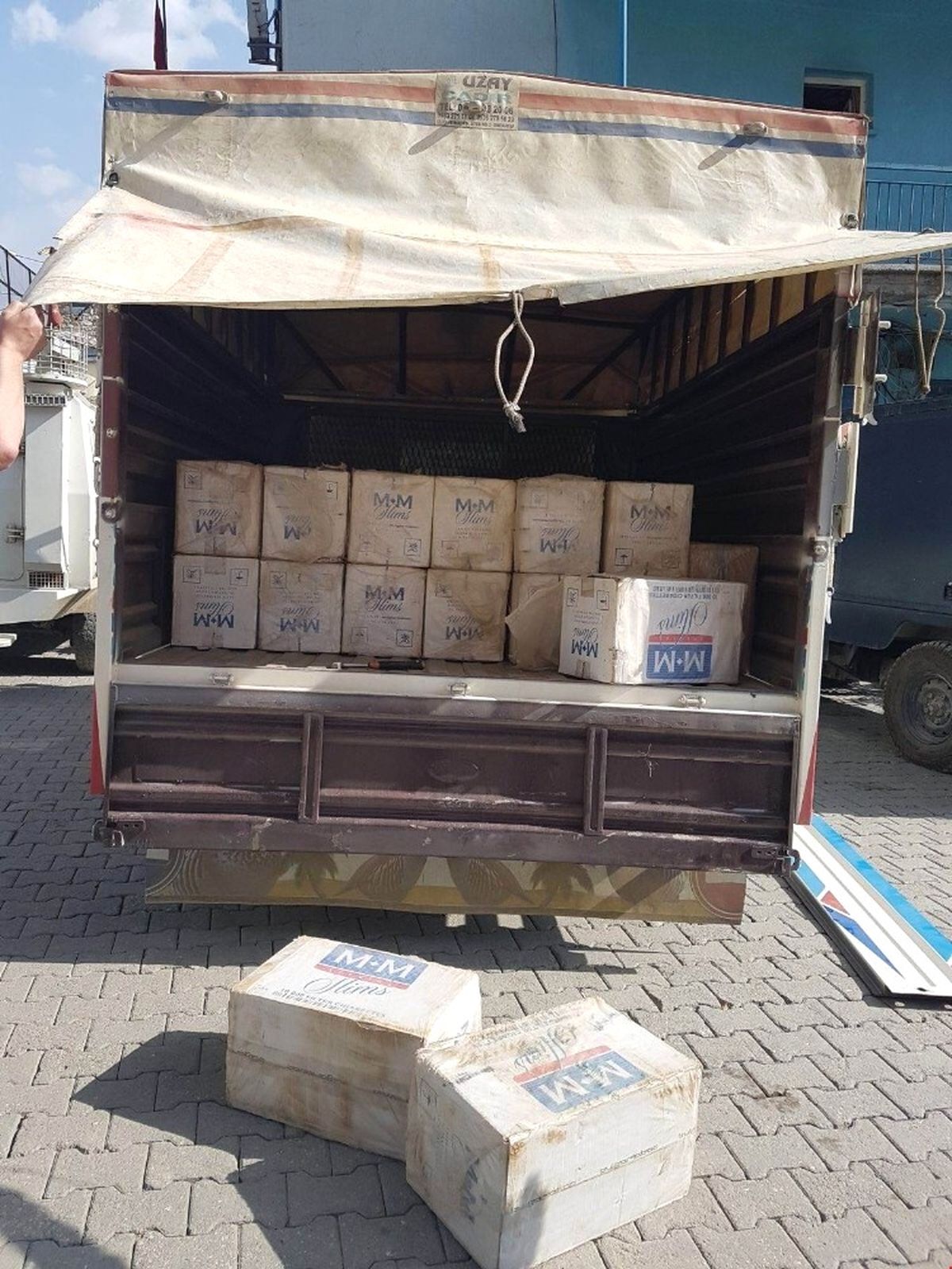 Hakkari\'de Kaçakçılık Operasyonu