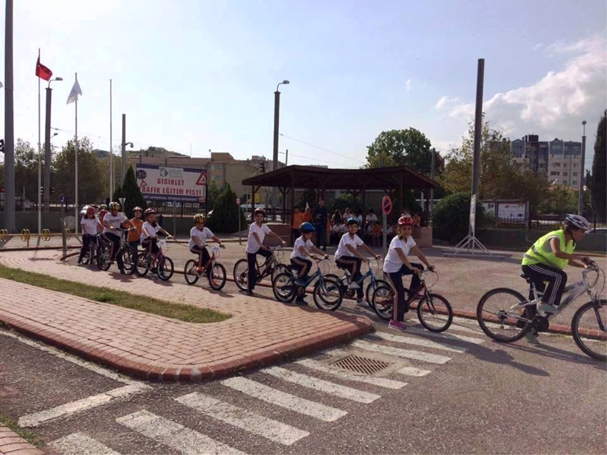 İzmit Belediyesi\'nin Bisiklet Eğitimi Başladı