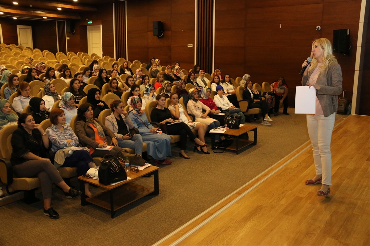 Kız Kardeşim" Projesi Sivaslı Kadınlarla Buluştu
