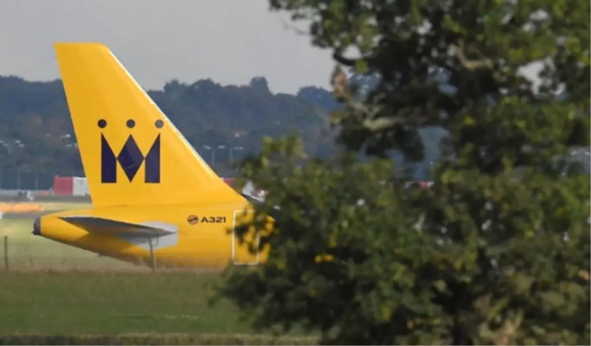 Monarch Airlines İflas Etti