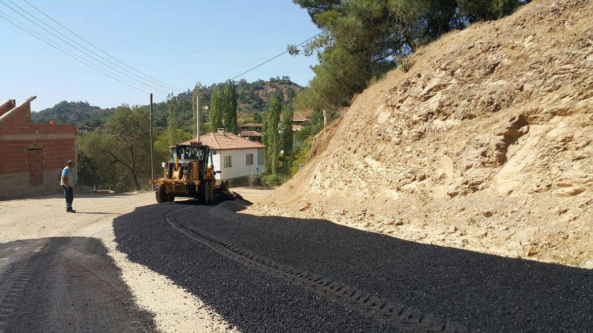Önce Viraj Kalktı, Şimdi de Asfaltı Atıldı