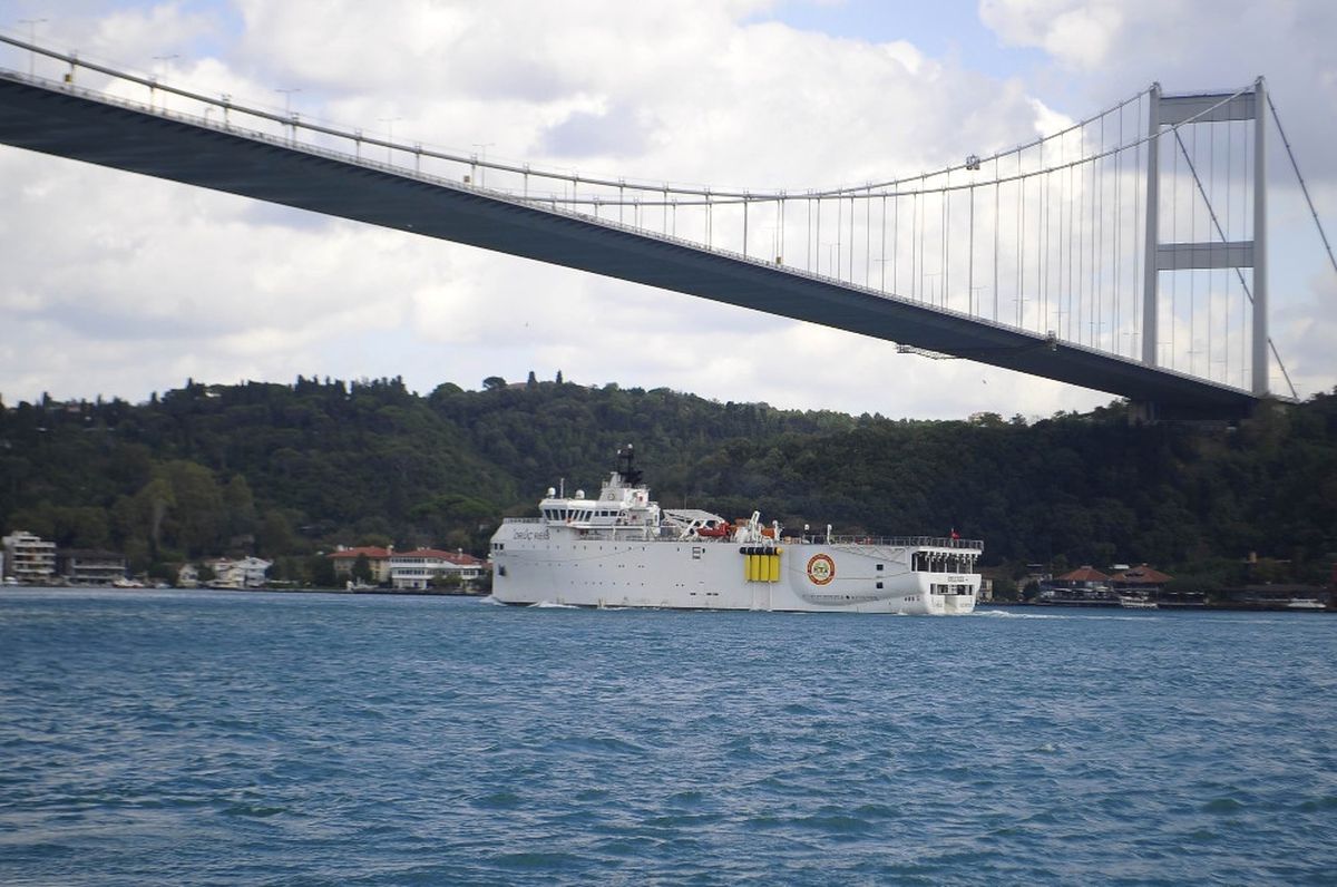 Oruç Reis\' Boğaz\'dan Geçti