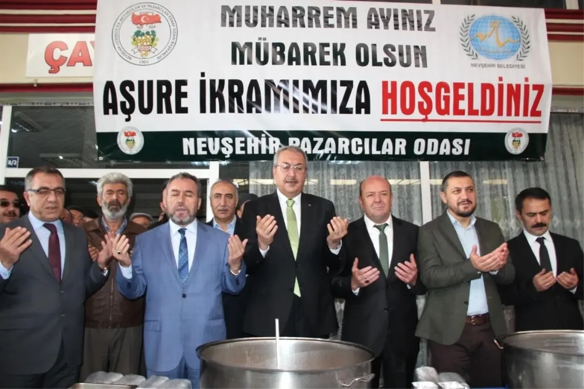 Pazarcılar Odası Aşure Dağıttı