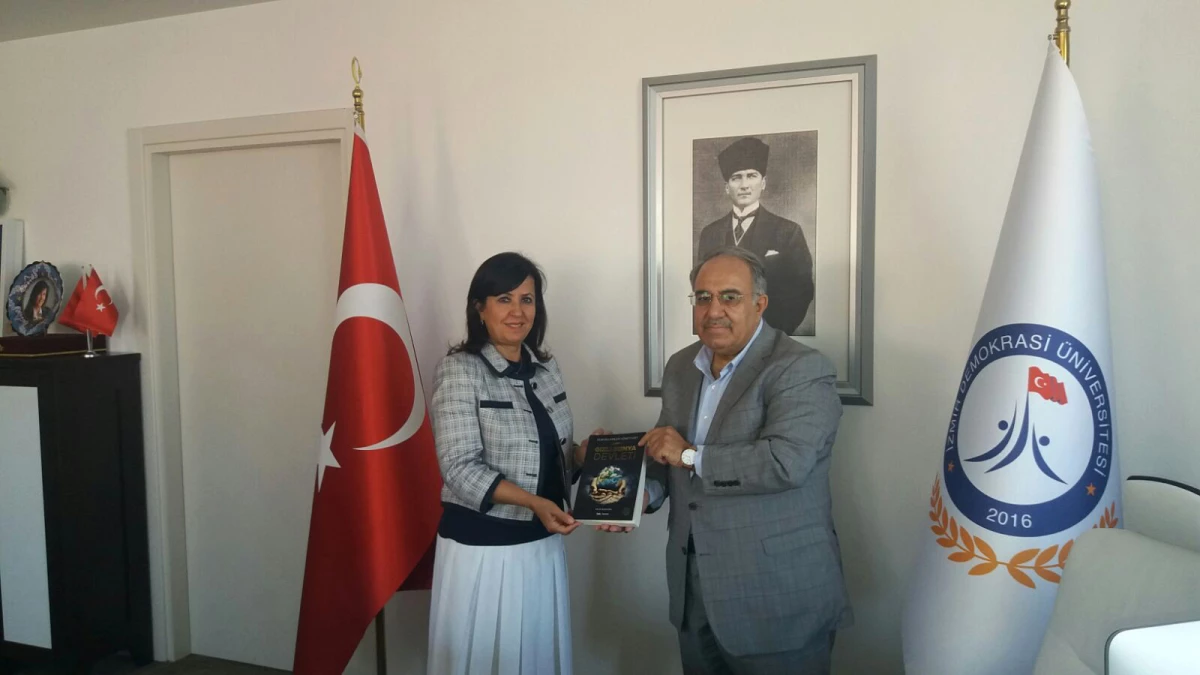 Prof. Dr. Bayram Altan İzmir Demokrasi Üniversitesi Rektörünü Ziyaret Etti