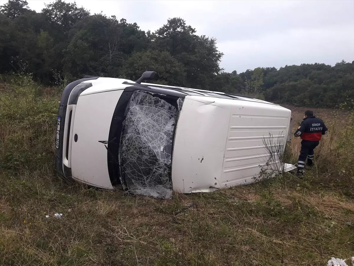 Sinop\'ta Trafik Kazası: 3 Yaralı