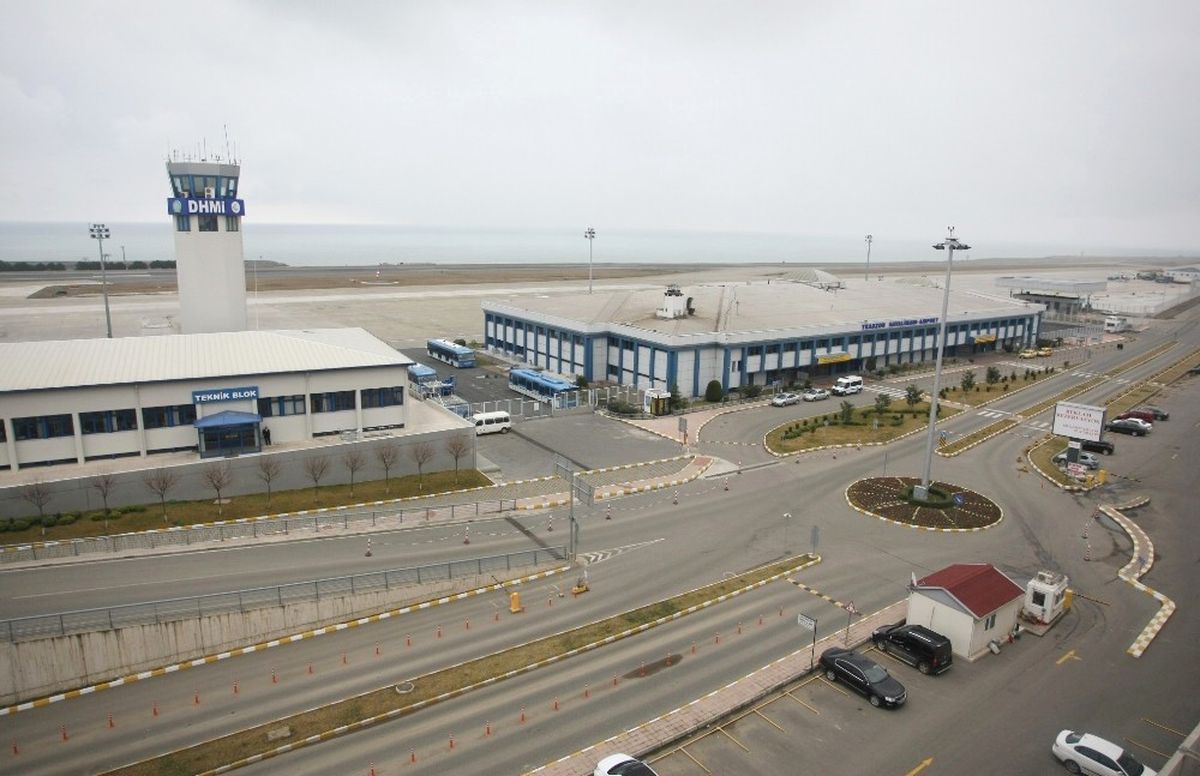 Trabzon Havalimanı Pistinde Tadilat Çalışması
