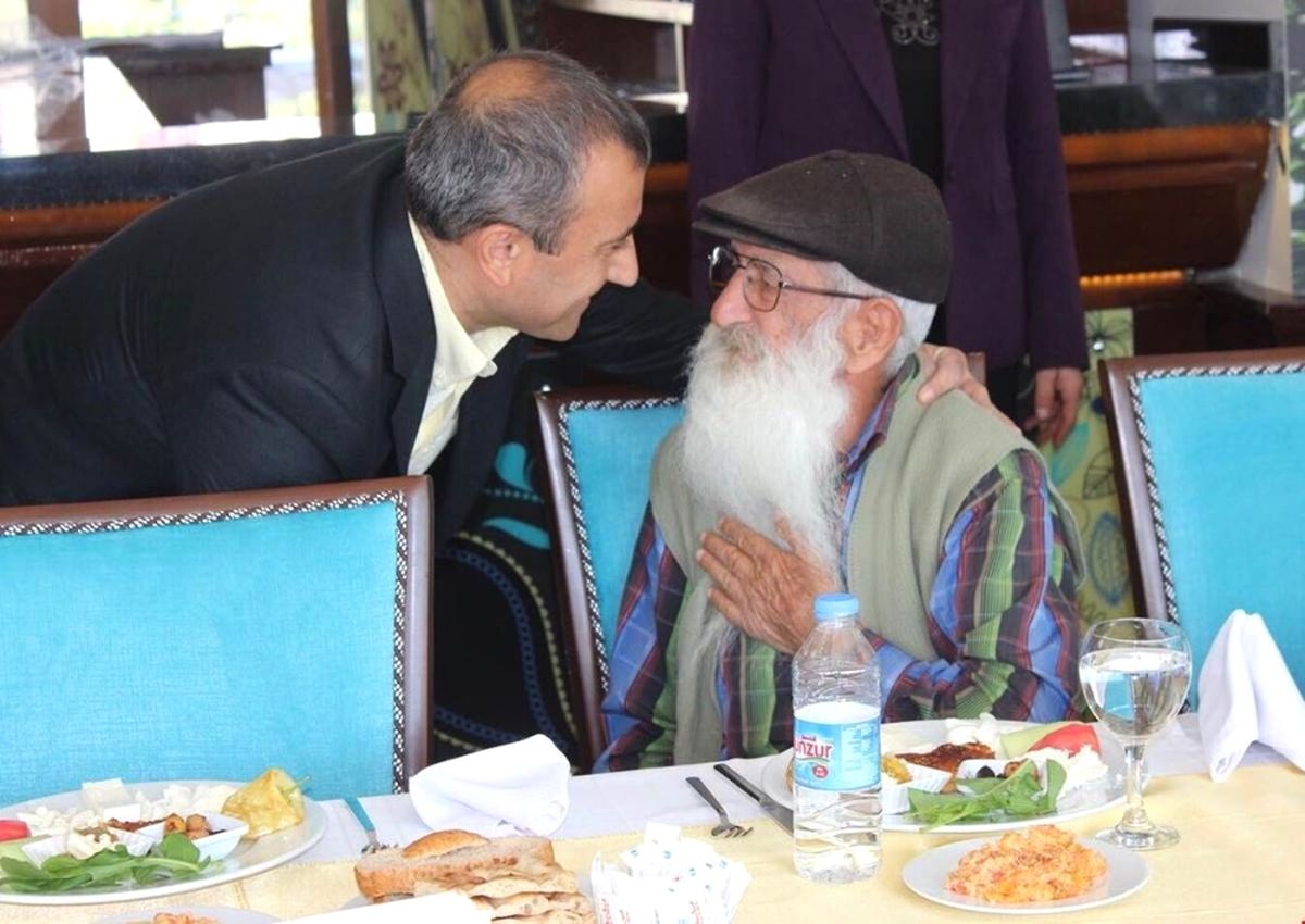 Vali Sonel, Huzur Evi Sakinleriyle Buluştu