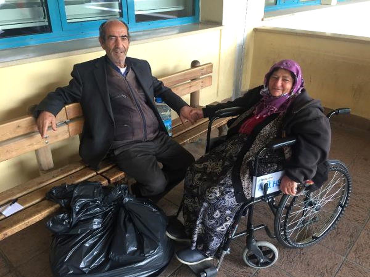 47 Yıllık Eşine Böbreğini Verdi