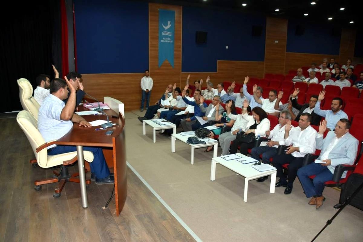 Aliağa Belediyesi Toplanıyor