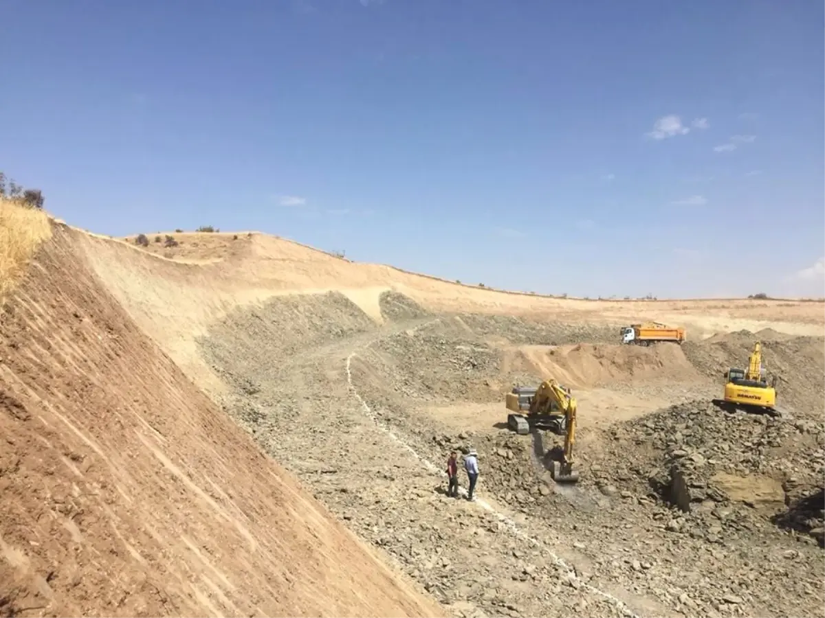 Baraj Gölü Sahasında Kalacak Köy Yolları İçin Yeni Yol Yapılıyor