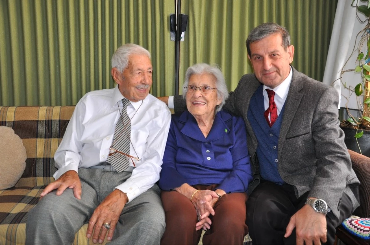Başkan Özkan, Yaşlıları Evlerinde Ziyaret Etti