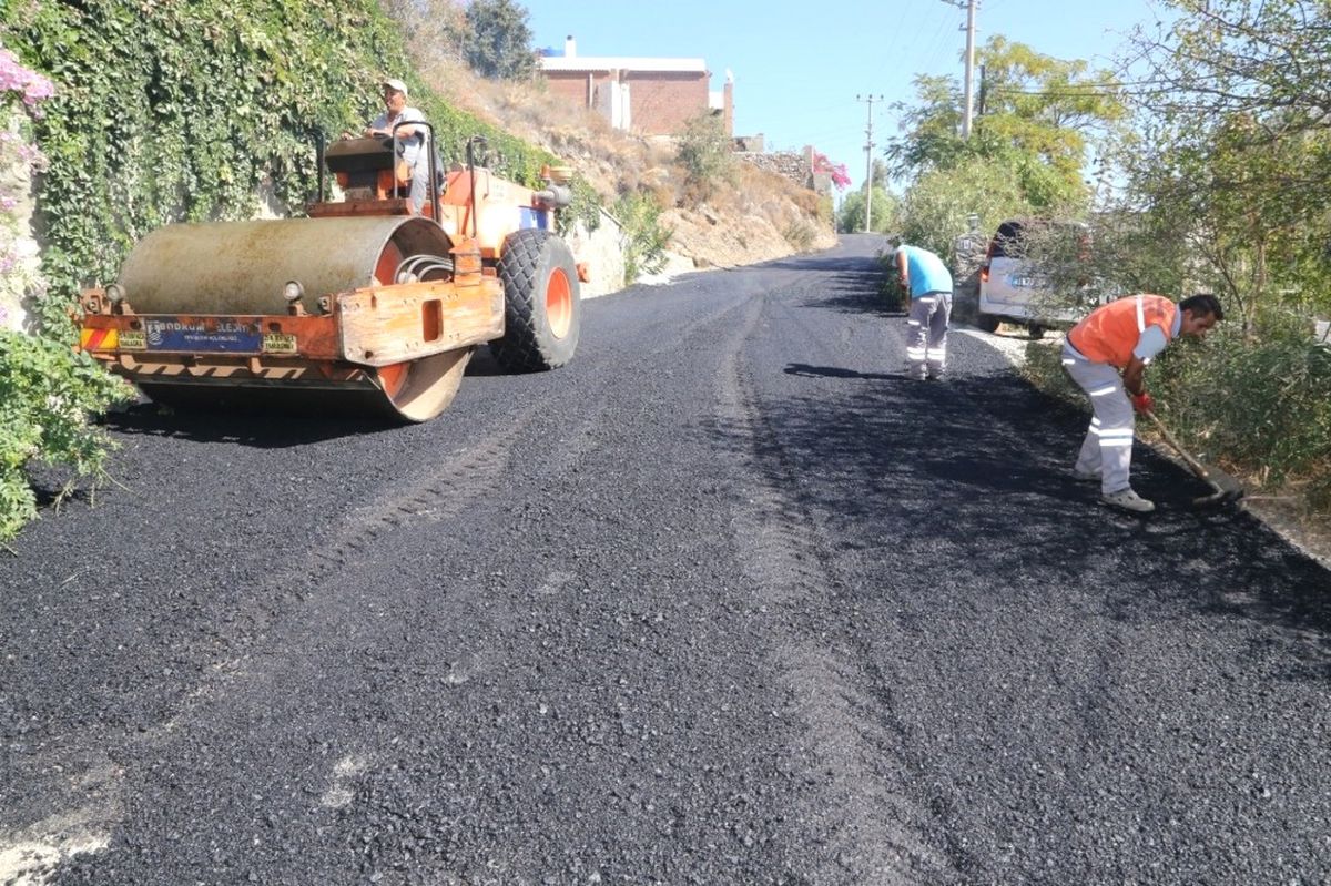 Bodrum\'da Asfaltlama Çalışmaları Aralıksız Sürüyor