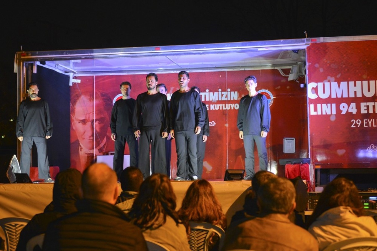 Büyükbakkalköy\'de Cumhuriyet Coşkusu