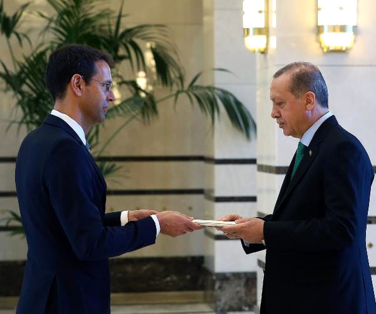 Cumhurbaşkanı Erdoğan\'a İsviçre Büyükelçisi Paravicini\'den Güven Mektubu