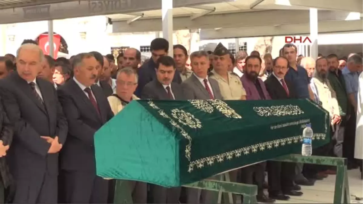 Cumhurbaşkanlığı, Eyüp Sultan\'da Aşure Dağıttı