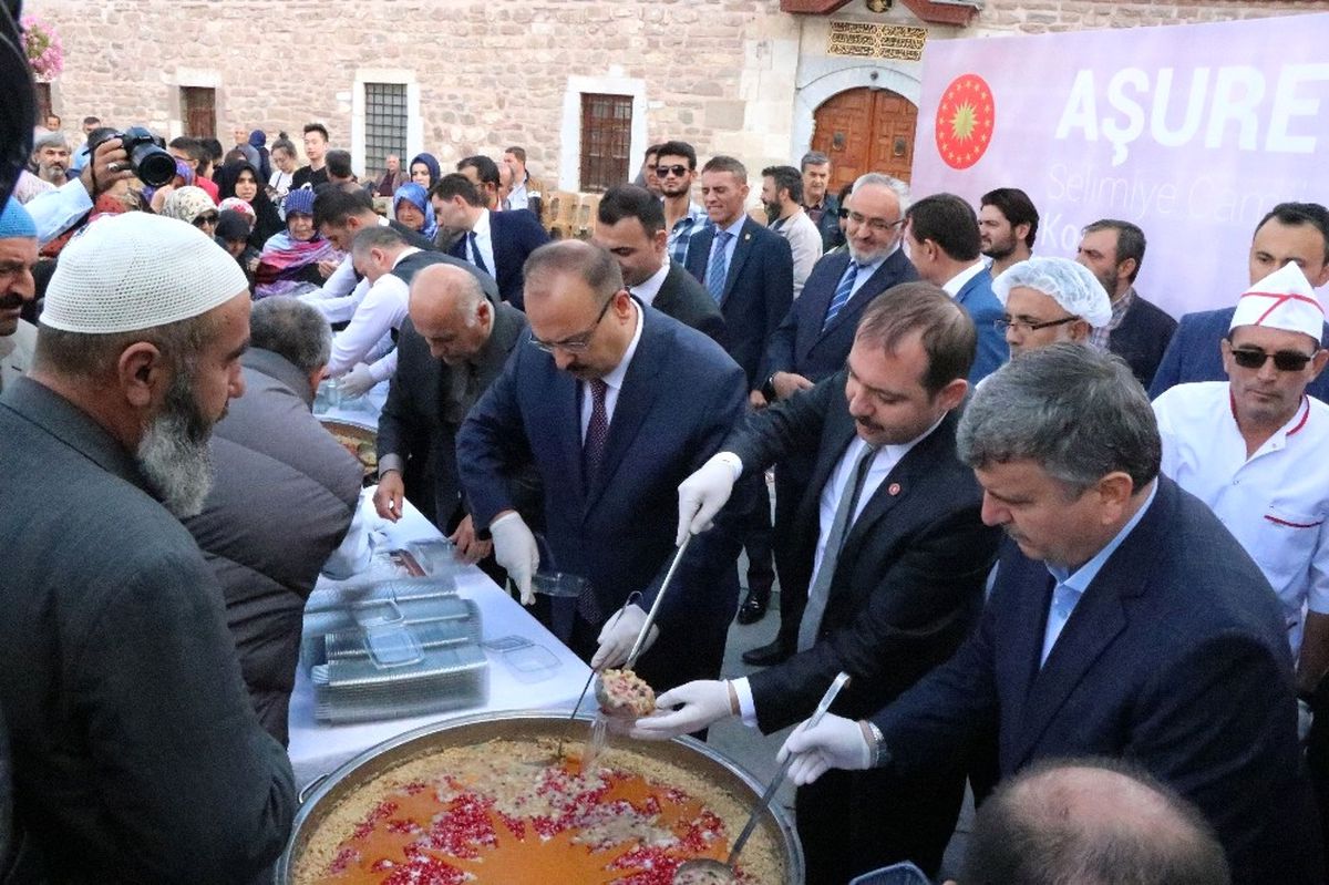 Cumhurbaşkanlığından Konya\'da Aşure Dağıtımı