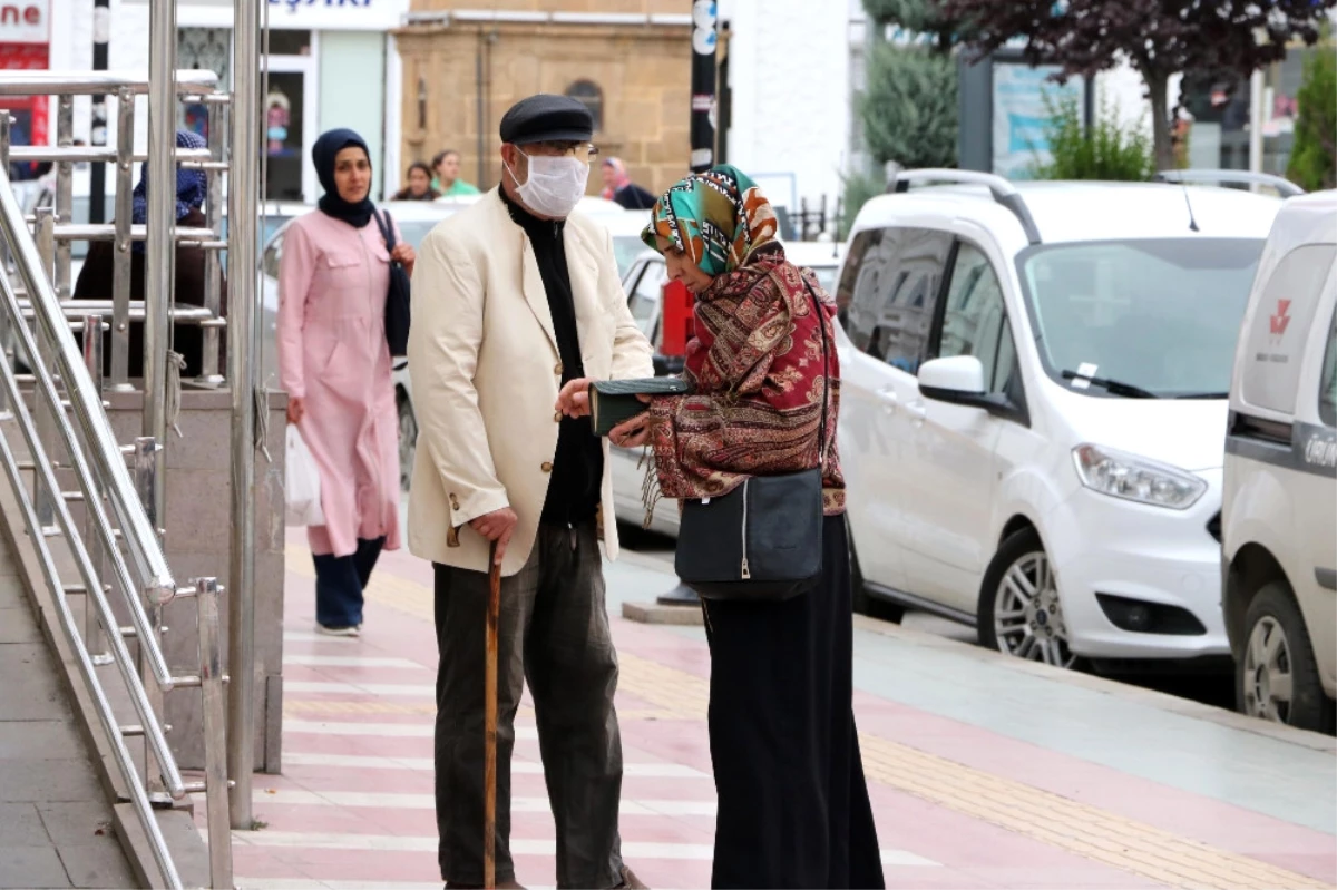 Zabıta Dilenci Kılığına Girdi, 1 Ayda Nasıl Araba Parası Kazanılacağını Gösterdi