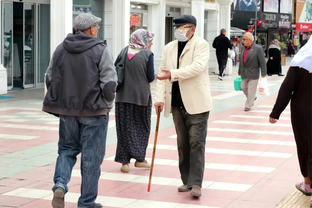 Dilenci Kılığına Giren Zabıta Yarım Saatte 32 Lira Para Topladı