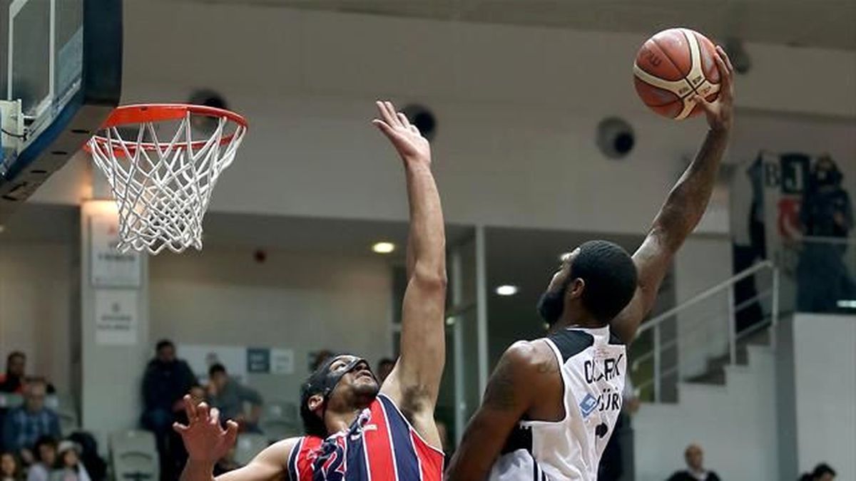 Earl Clark Sezon Açılışını Kaçıracak