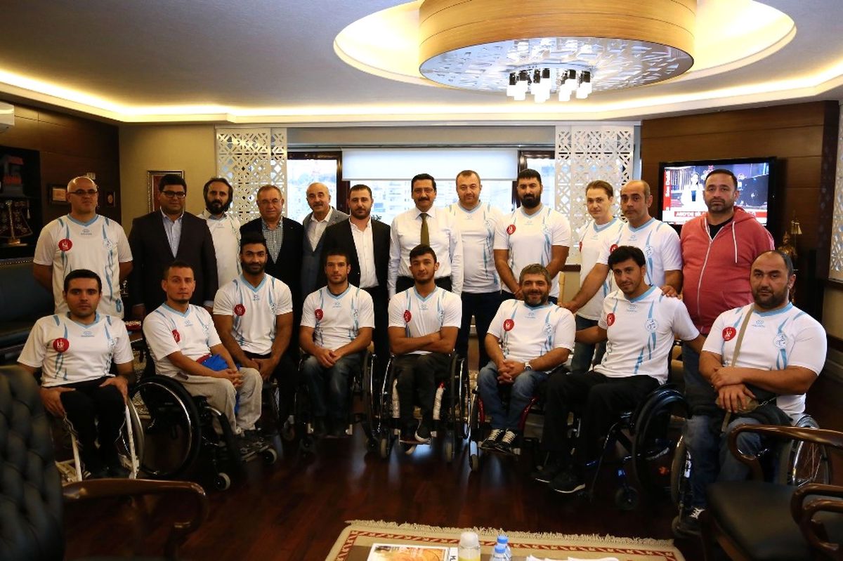 Eller Gücü\'nden Büyük Final Öncesi Başkan Ak\'a Ziyaret