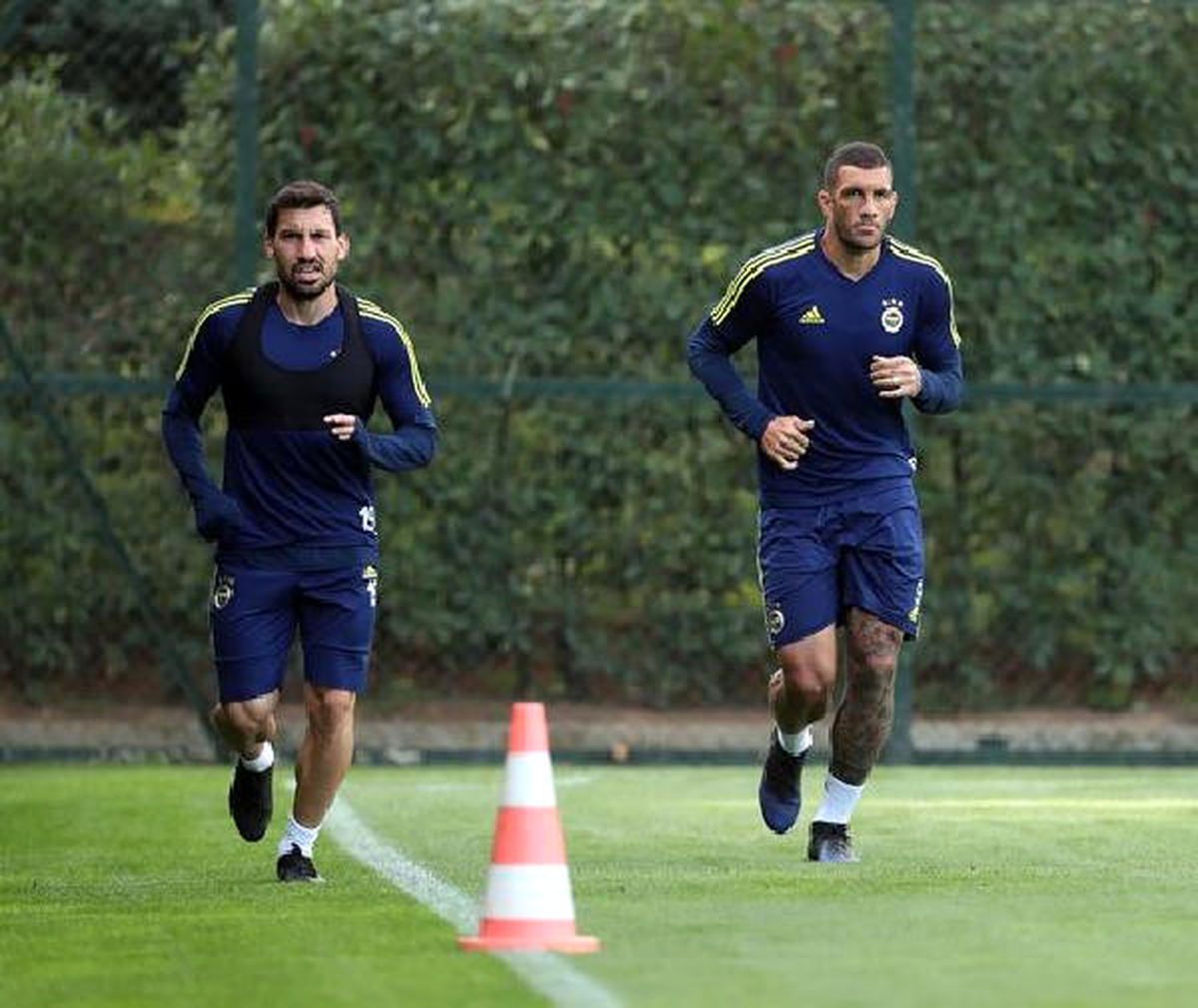 Fenerbahçe\'de Yedekler Hırsla Çalışıyor