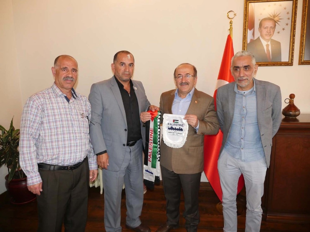 Filistin\'den Trabzon\'a Spor Köprüsü Kuruluyor