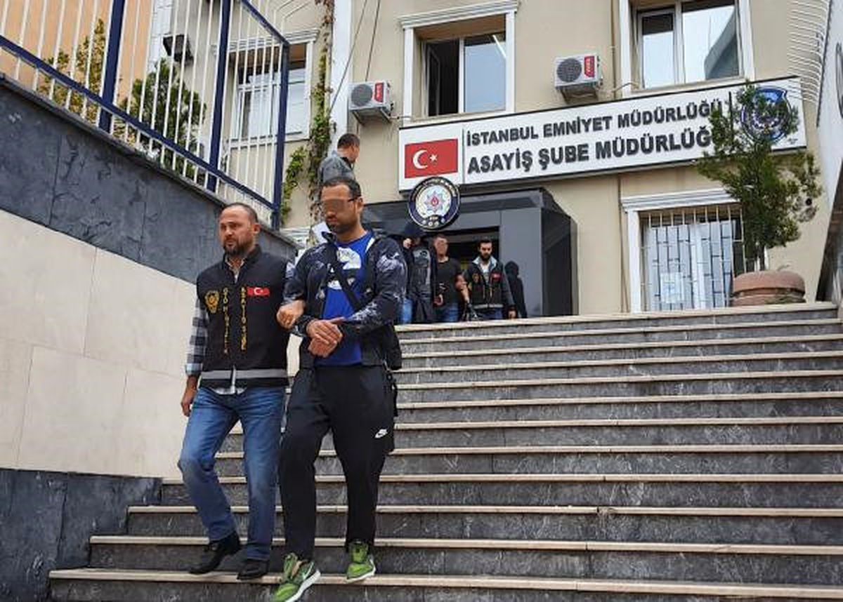 Fransa ve İtalya\'dan Çalınan Araçlar İstanbul\'da Ele Geçirildi, 3 Kişi Tutuklandı
