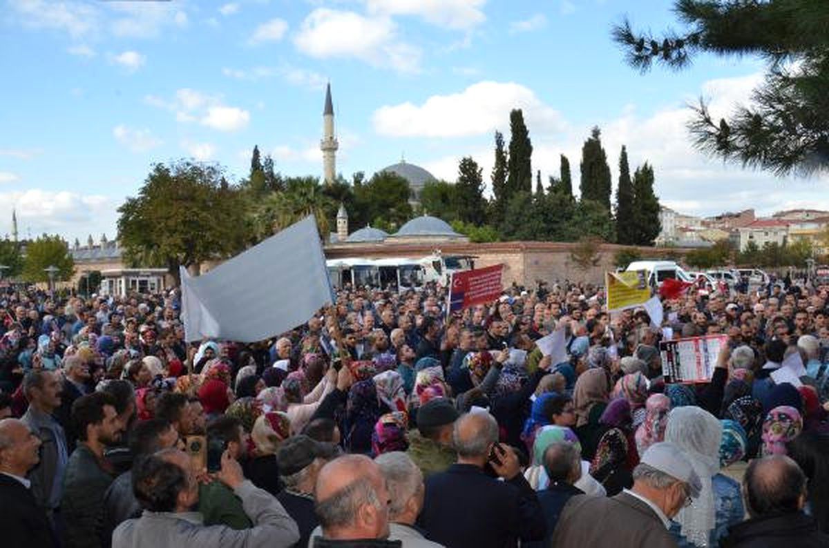 Gebze\'de Bin Kişi Tapuları İçin Eylem Yaptı