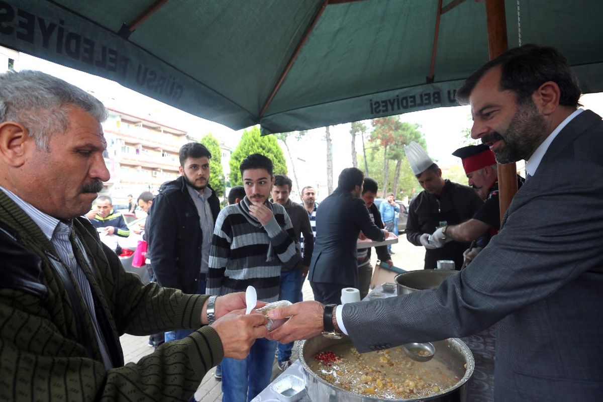 Gürsu\'da Aşure Bereketi Paylaşıldı 