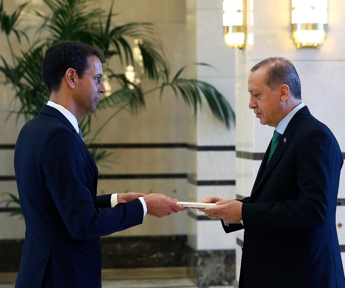 İsviçre Büyükelçisi\'nden Cumhurbaşkanı Erdoğan\'a Güven Mektubu