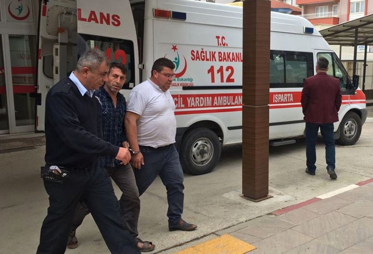 Kazaya Karışan Araçtan Uyuşturucu ve Silah Çıktı