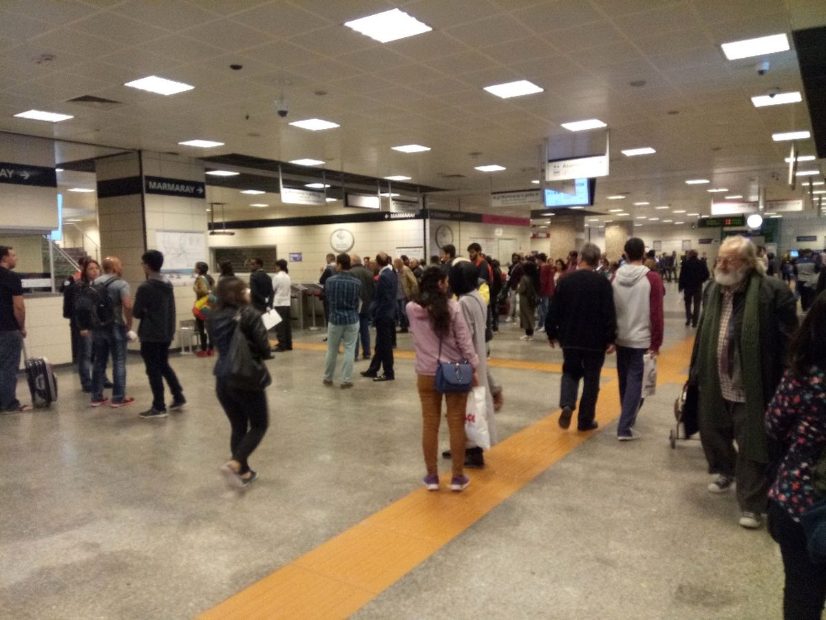 Marmaray Seferleri Kontrollü Şekilde Devam Ediyor