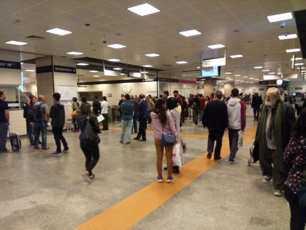 Marmaray Seferleri Kontrollü Şekilde Devam Ediyor