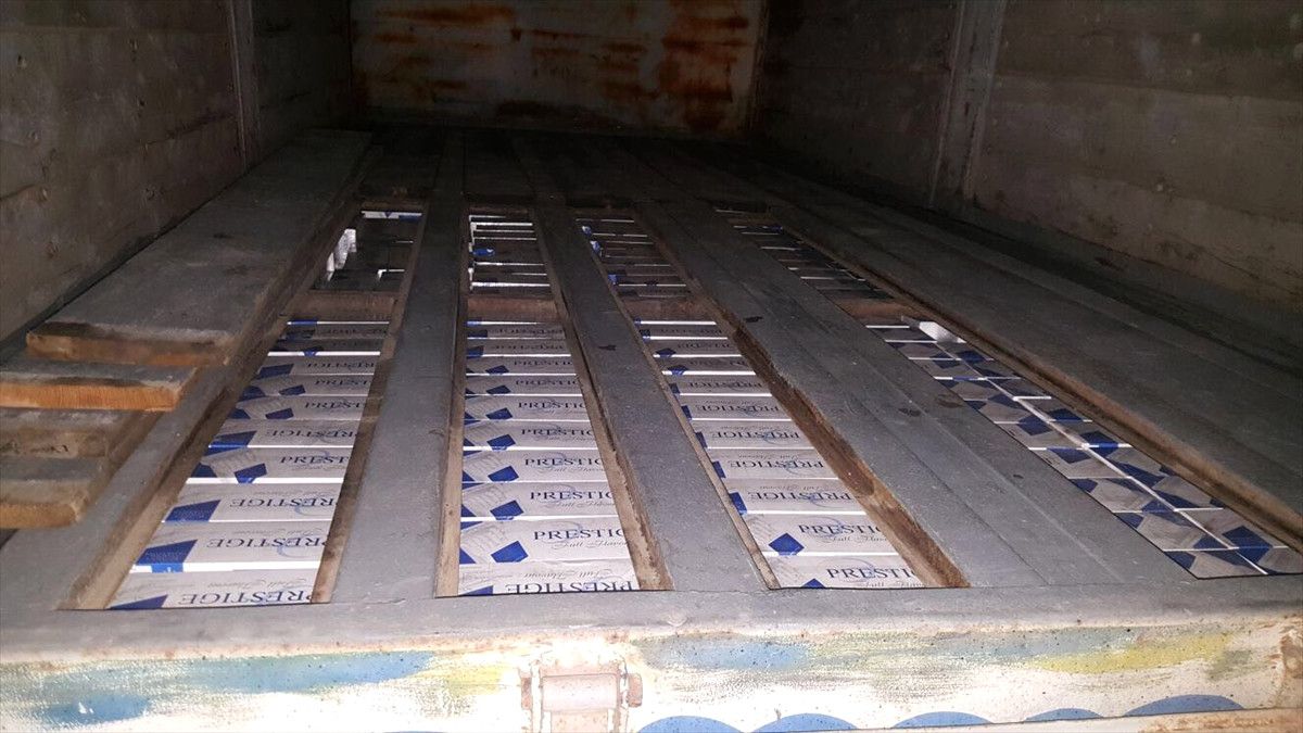 Muradiye\'de Kaçak Sigara Operasyonu