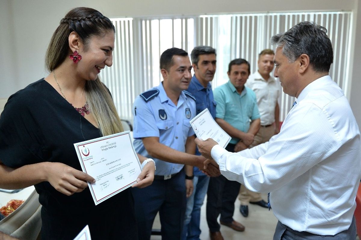 Muratpaşa Çalışanlarına \'İlk Yardım\' Sertifikası