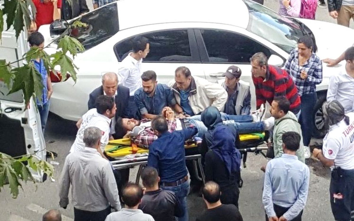 Otomobil ile Motosiklet Çarpıştı: 2 Yaralı