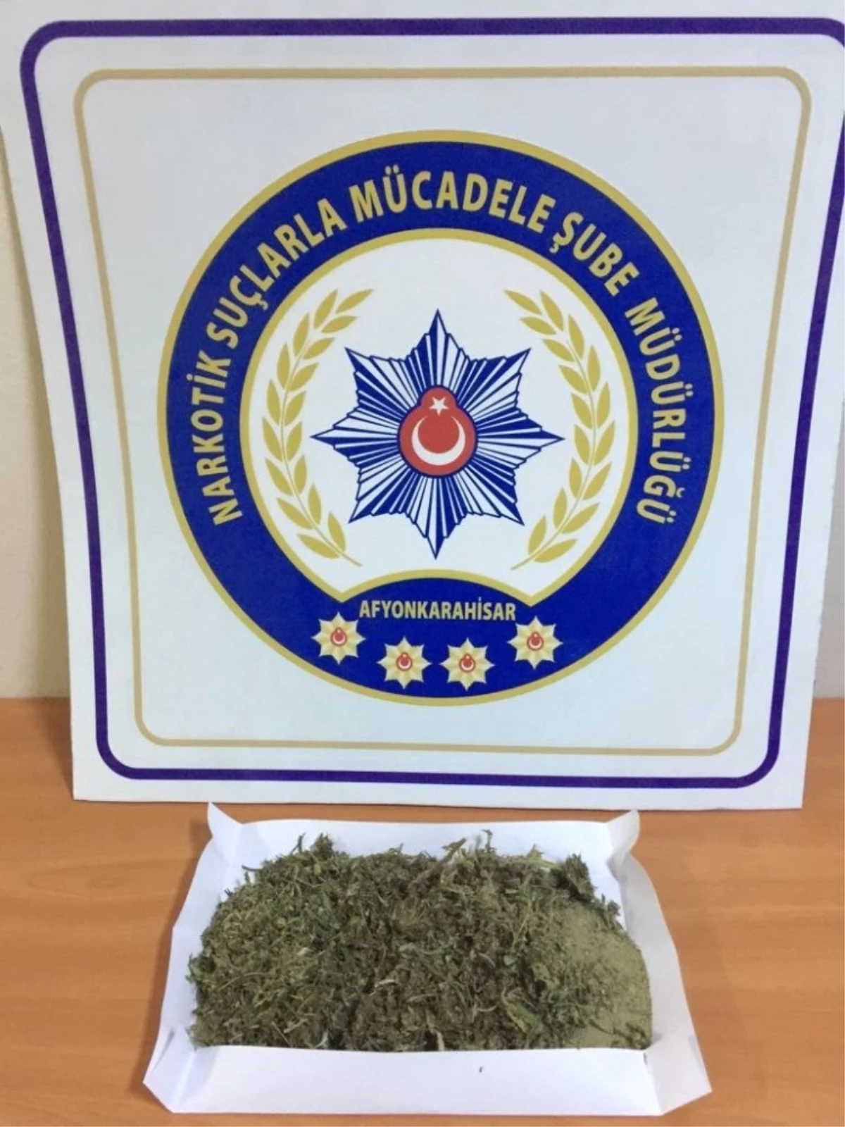 Polis 108,6 Gram Esrar Ele Geçirdi