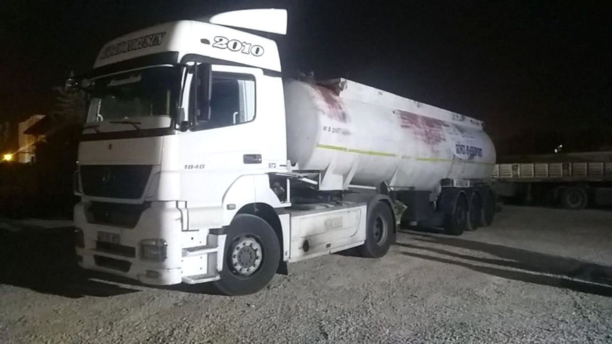 Şanlıurfa\'da 44 Bin Litre Kaçak Akaryakıt Ele Geçirildi