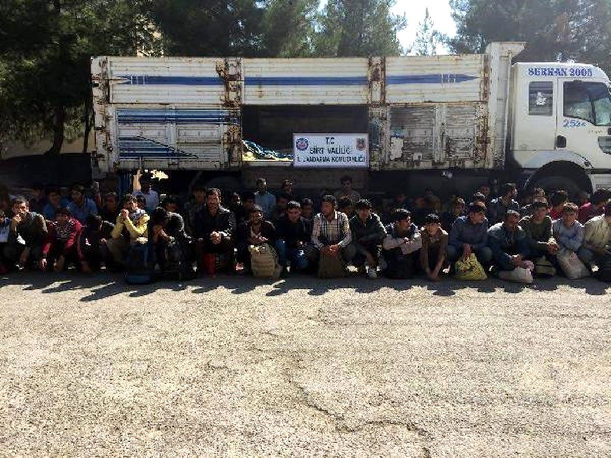 Siirt\'te Kamyonda 88 Kaçak Yakalandı