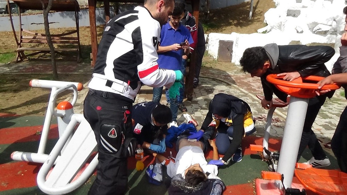 Sosyal Medyada Tartışıp, 16 Yaşındaki Çocuğu Bıçakladı