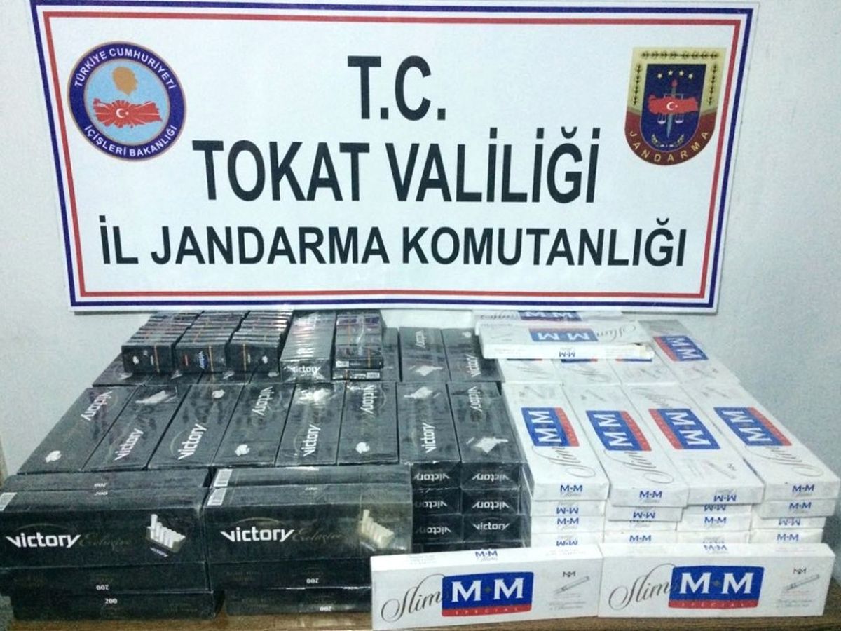 Tokat\'ta Valiz İçerisinde Kaçak Sigara Yakalandı