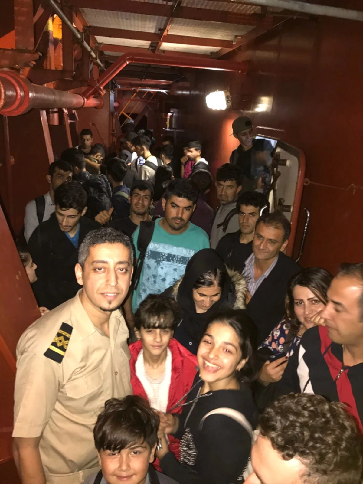Türk Gemisi Akdeniz\'de 75 Göçmeni Kurtardı
