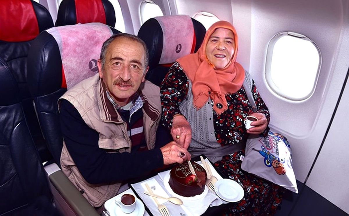 Türk Hava Yollarından 40\'ıncı Evlilik Yıl Dönümü Sürprizi