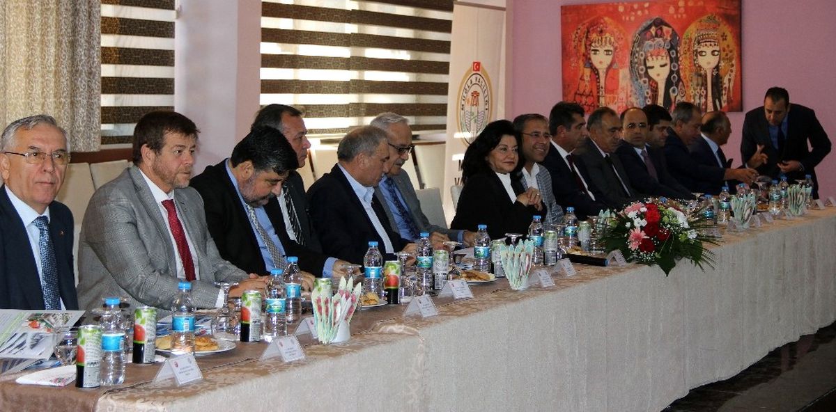 Vali Civelek, Muğla Ekonomisine Yön Verenlerle Bir Araya Geldi