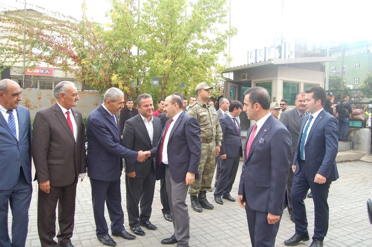 Vali Ustaoğlu, Güroymak İlçesindeki Yatırımları Yerinde İnceledi