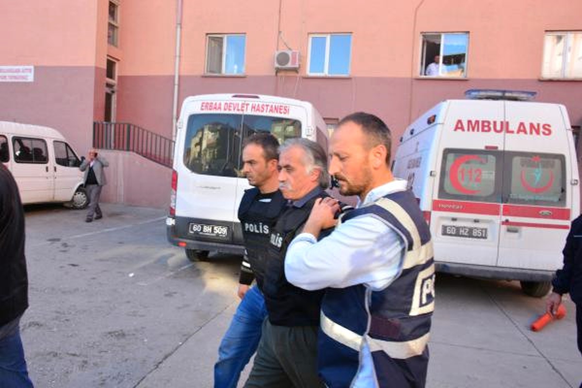 4 Çocuk Annesini \'Muska\' Yüzünden Öldürmüş