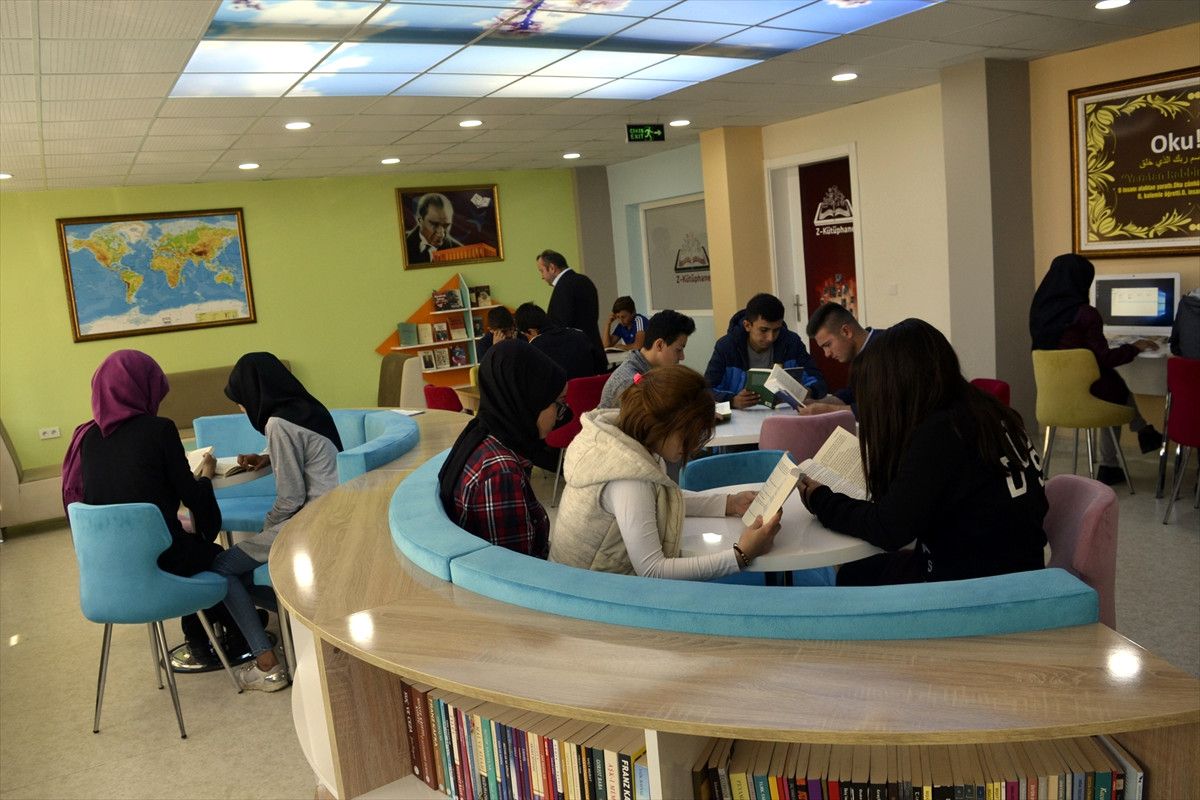 Alaplı\'daki Z-kütüphaneye Öğrenciler İlgi Gösterdi