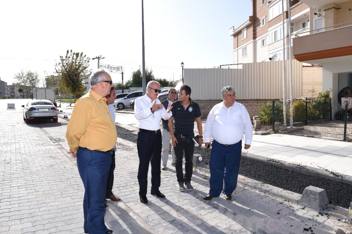 Altıeylül Belediyesi 270 Bin Metrekare Parke Taşı Döşeyecek