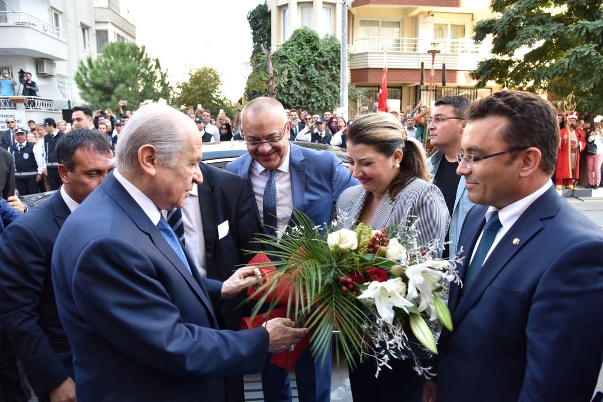 Bahçeli, Manisa\'da
