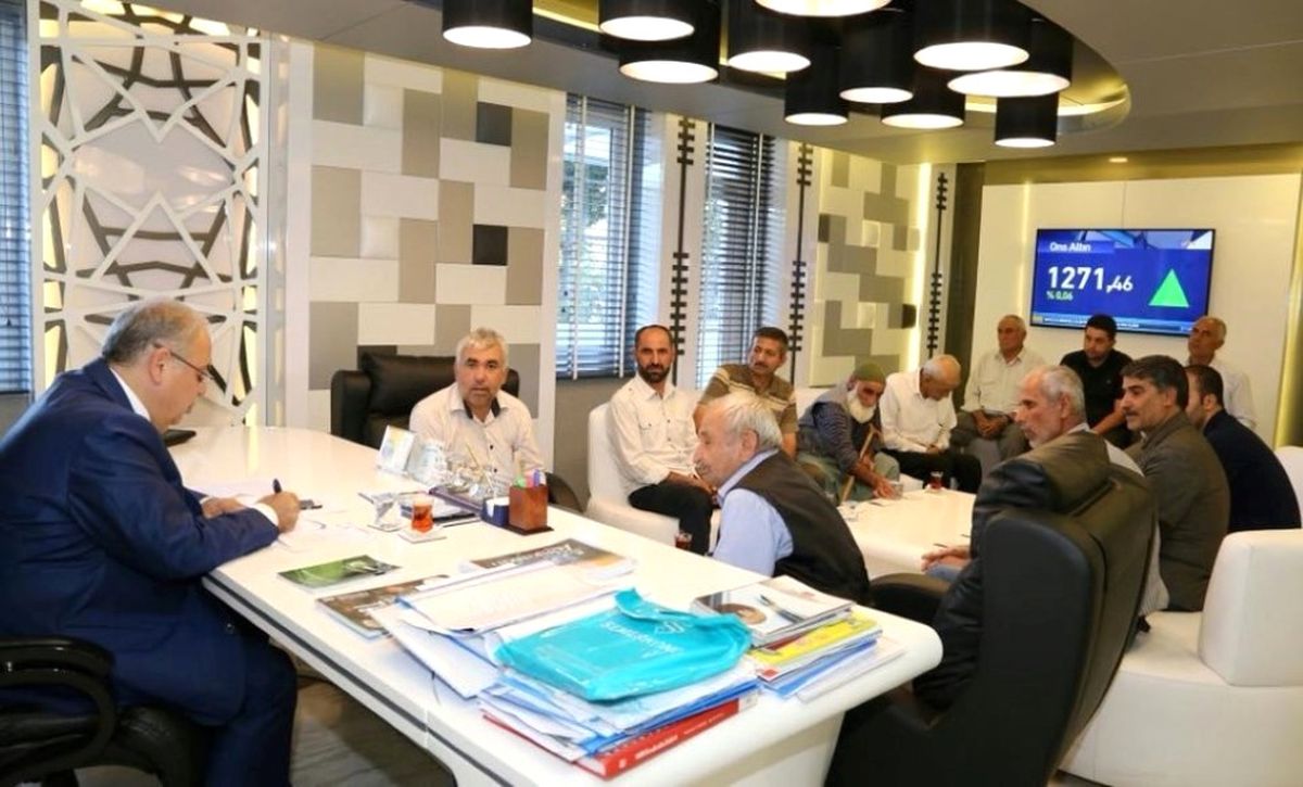 Başkan Kutlu Vatandaşların Öneri ve Şikayetlerini Dinledi